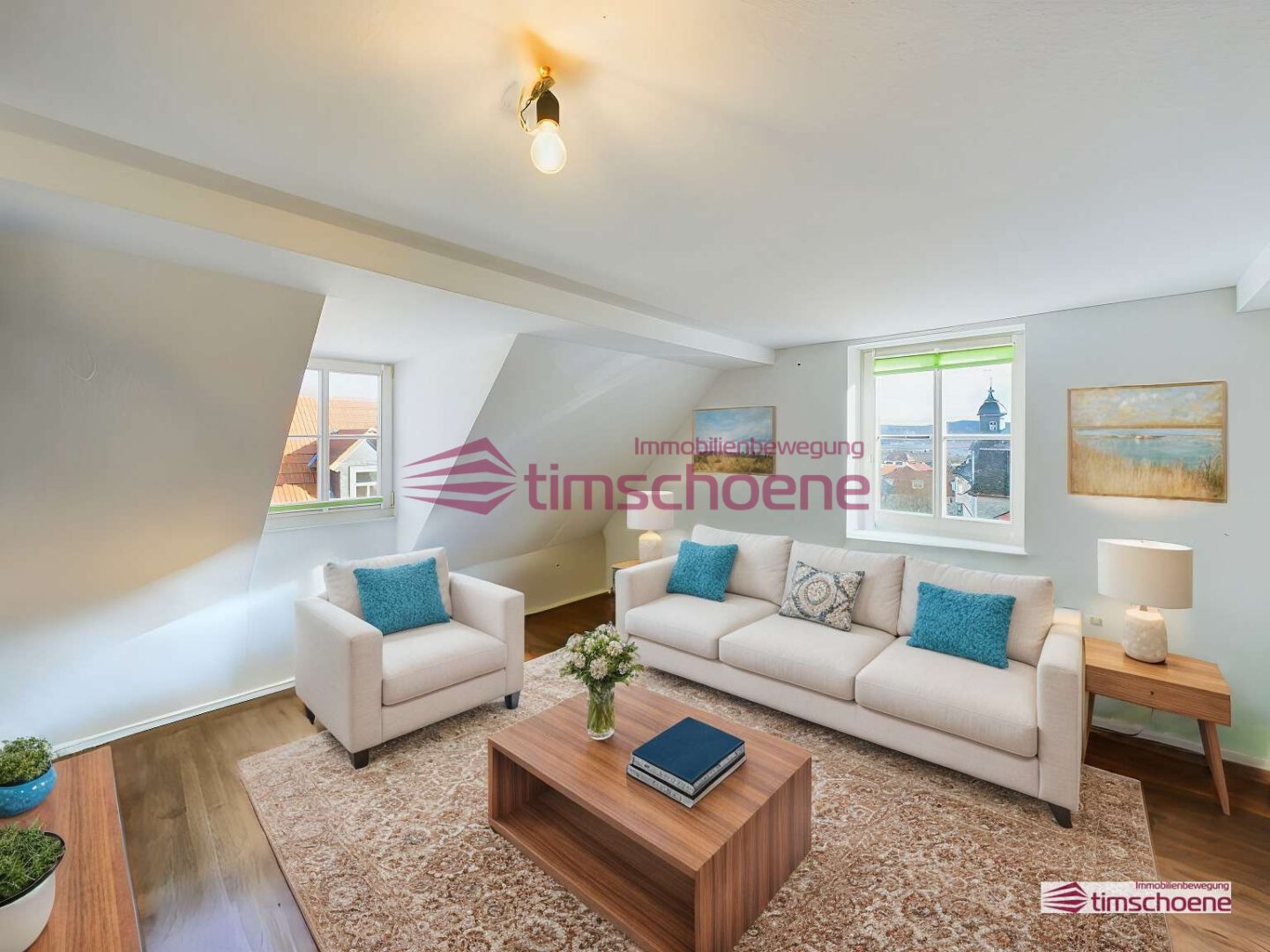 *Blick über die Stadt: 2,5-Zimmerwohnung in zentraler Lage von Ilmenau zu vermieten* 1 Wohnzimmer Staging