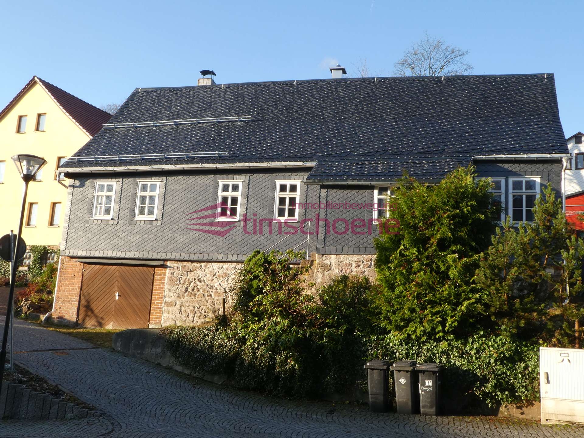 Restauriertes Fachwerkhaus - traumhaft als Ferien- oder Wohndomizil in Suhl zu verkaufen 2 Straßenansicht