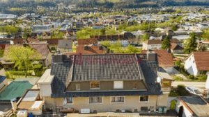Haus und Umgebung