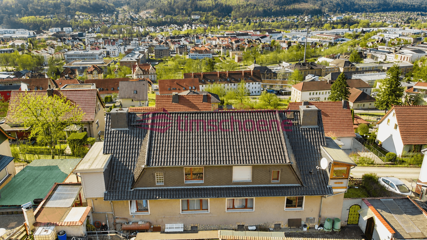 Haus und Umgebung