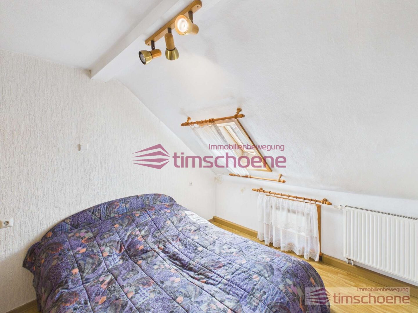 Schlafzimmer DG