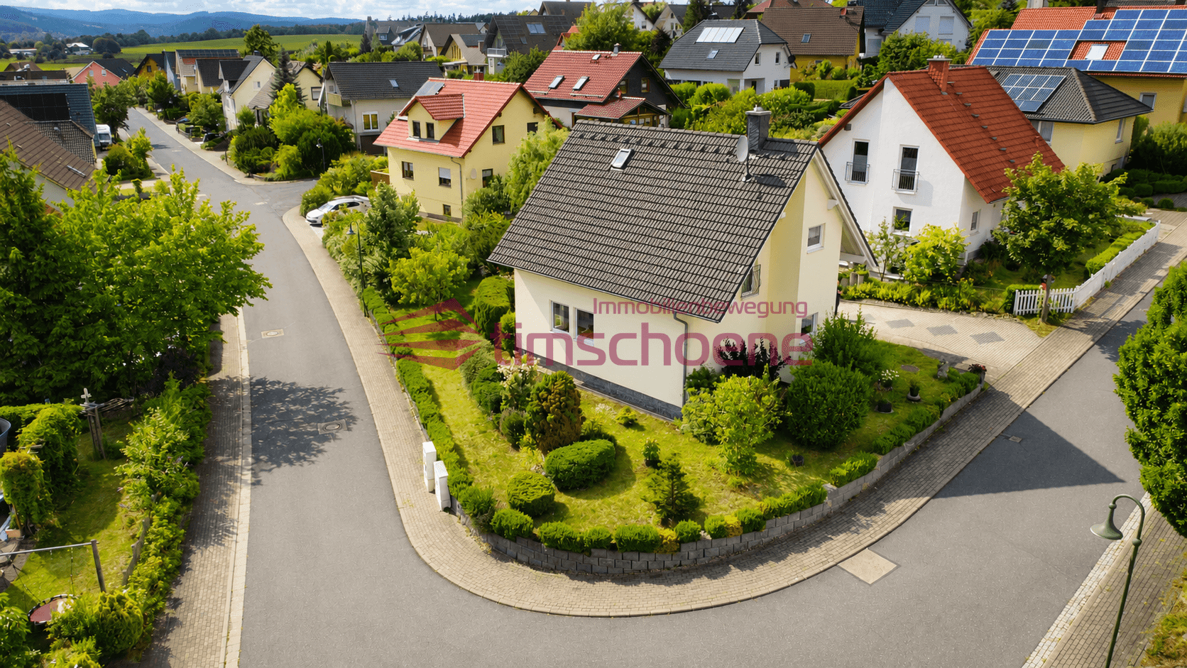 Kaufen und Einziehen: Einfamilienhaus mit Garten und Doppelcarport in Oberpörlitz 11 Drohnenfoto