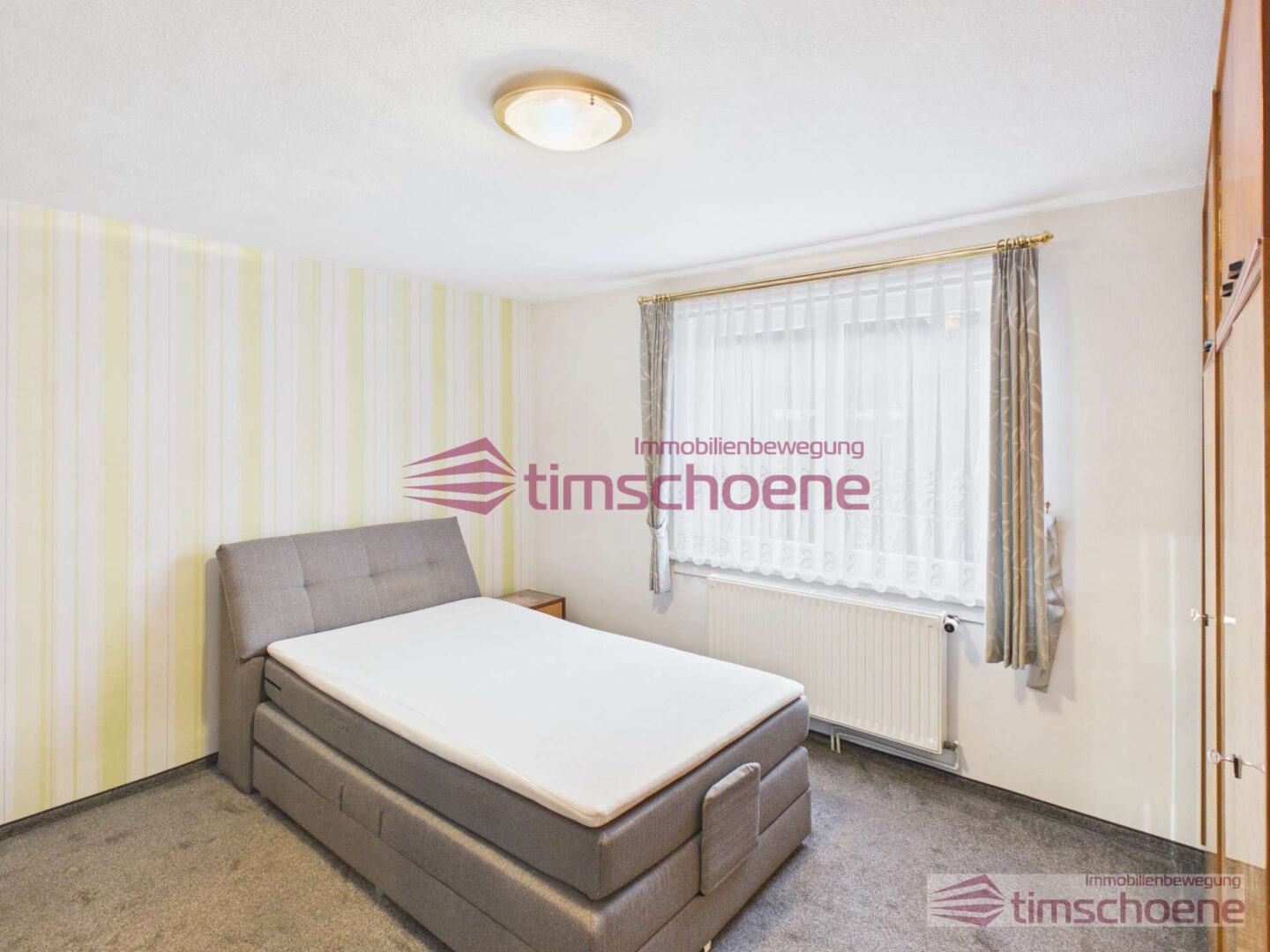 Schlafzimmer 2 OG