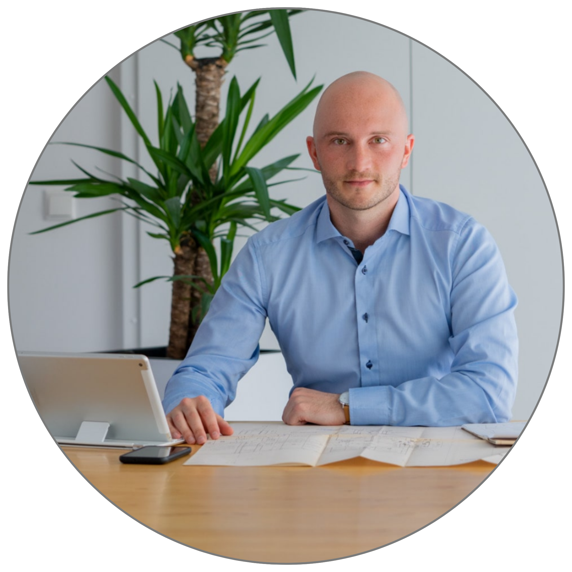 tim-schoene-immobilienmakler-ilmenau-buero-portrait