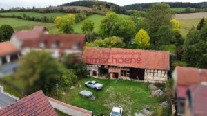Grundstück mit Umgebung